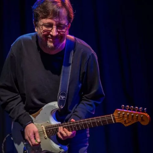 Markus in Großaufnahme beim Gitarrensolo